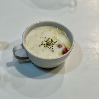 白菜とウインナーのミルクスープ